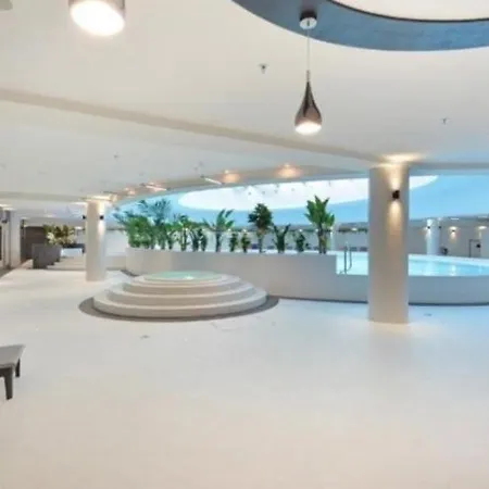 Hanza Tower In Downtown With Spa Pool Jacussi Sauna