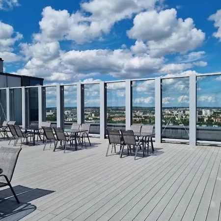 Апартаменты Hanza Tower In Downtown With Spa Pool Jacussi Sauna