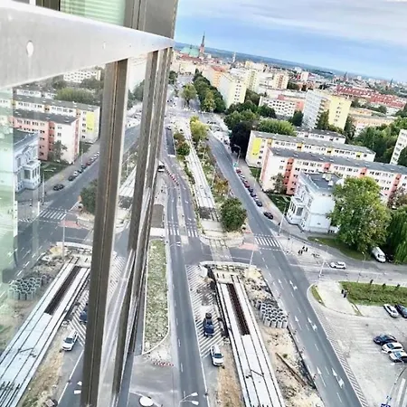 Апартаменты Hanza Tower In Downtown With Spa Pool Jacussi Sauna Щецин